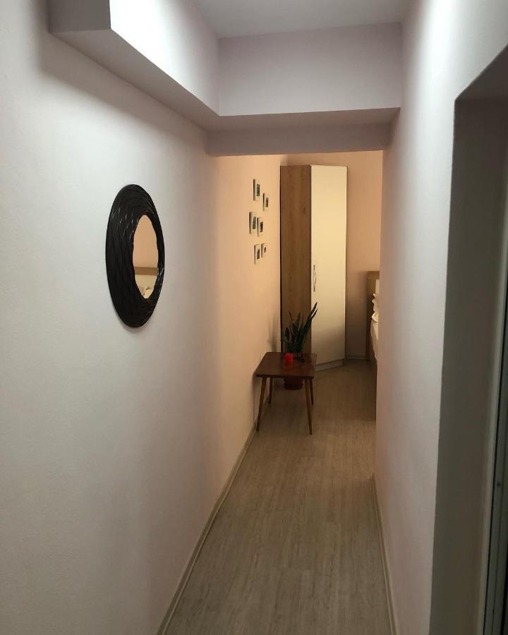 Itan'S Apartment-Lovely Guest Apartment In Center Tiranë Ngoại thất bức ảnh