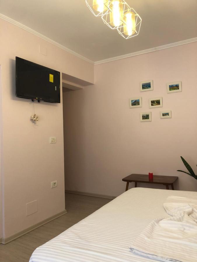 Itan'S Apartment-Lovely Guest Apartment In Center Tiranë Ngoại thất bức ảnh